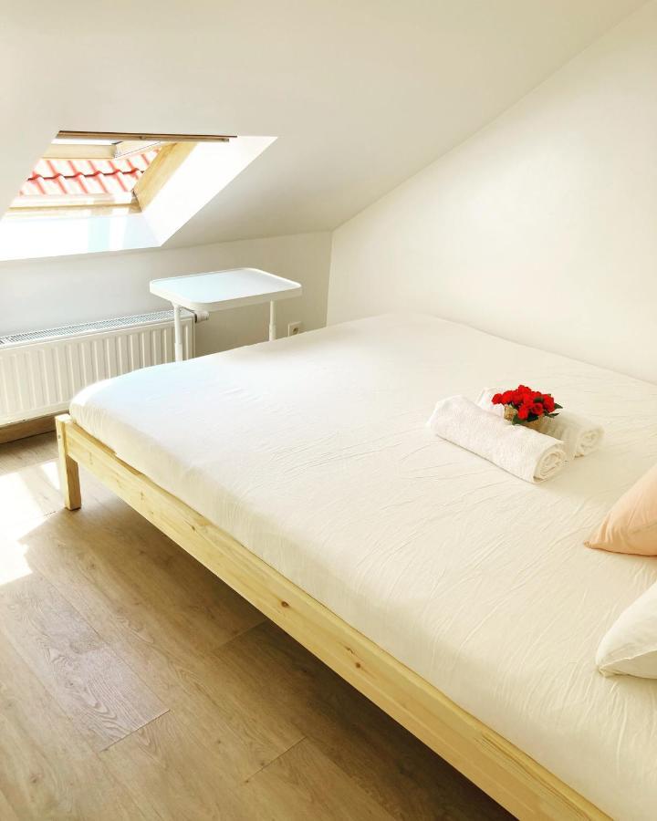 Benny'S Rooms Brussels City Centre Eksteriør bilde